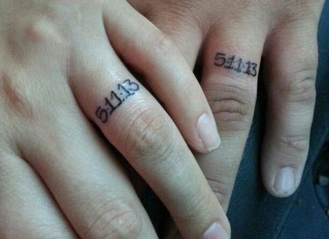 Ślubne-tatuaże-zamiast-obrączki-data-1.jpg