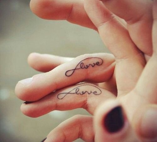 Ślubne-tatuaże-zamiast-obrączki-love.jpg