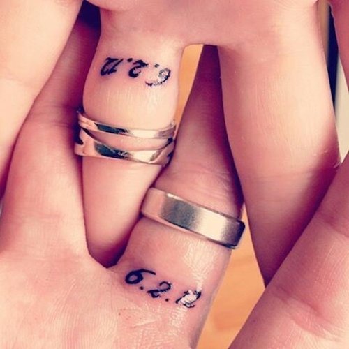 Ślubne-tatuaże-zamiast-obrączki-data.jpg