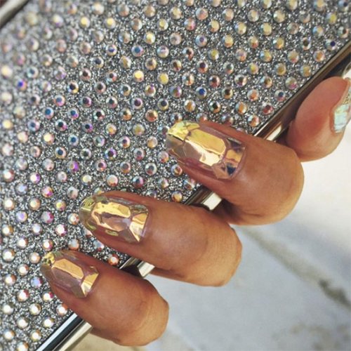 korean-glass-nails-trend-794541_w650.jpg