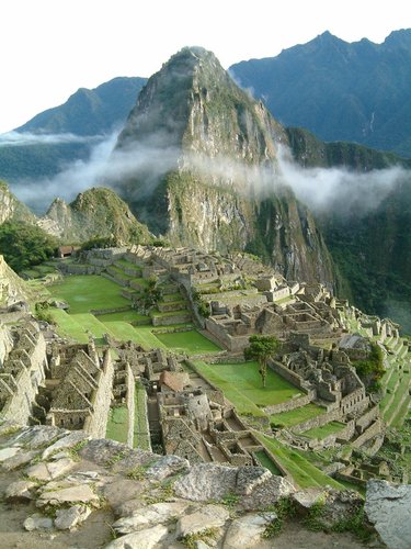 Peru_Machu_Picchu_Sunrise2-768x1024.jpg